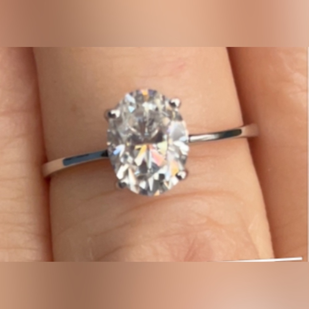 SALE! 1.5 Carat Oval Cut Diamond Moissanite 14Kt Solid Gold